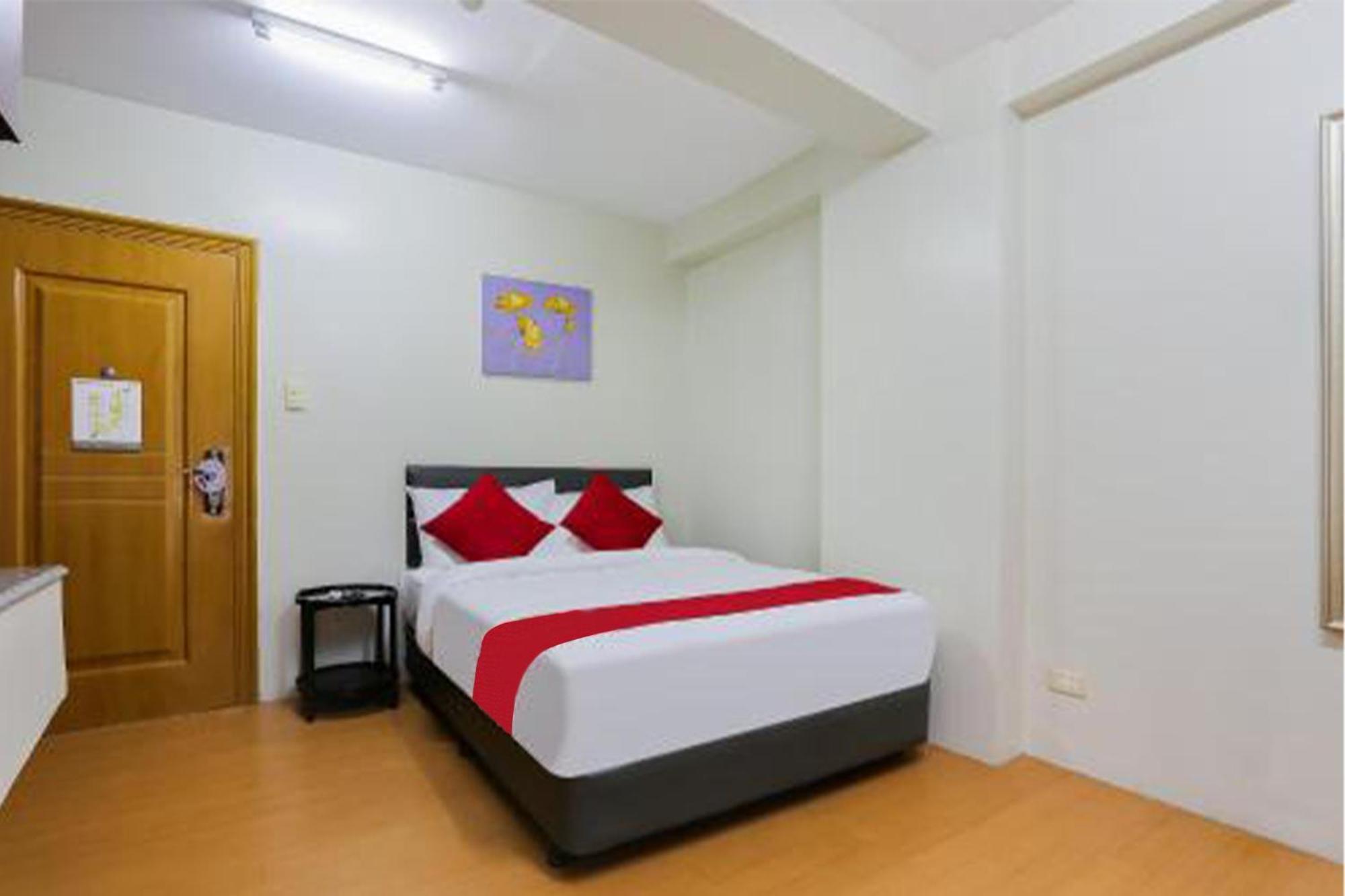 Anglo Residences Manila Quezon City Bagian luar foto
